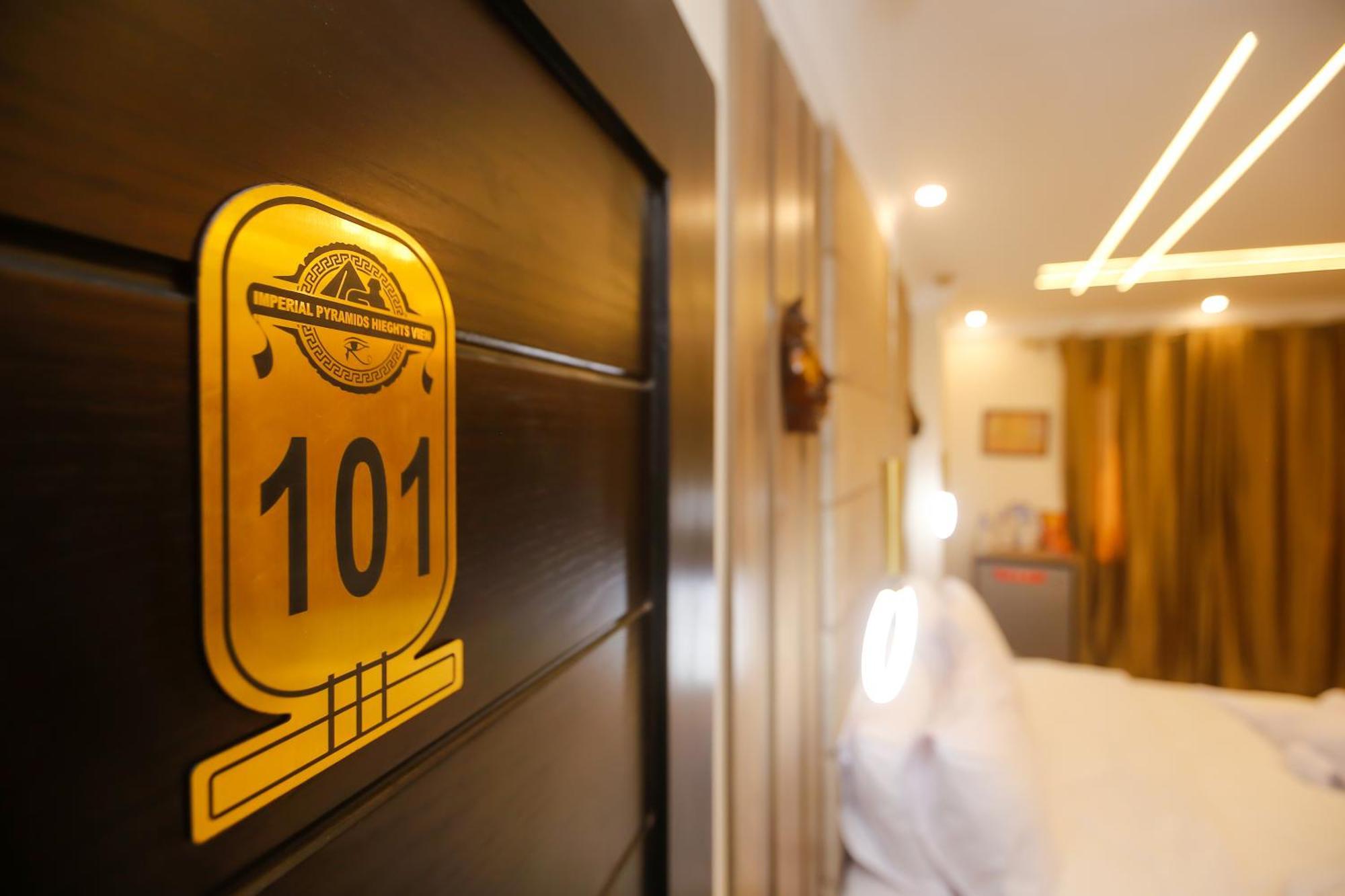 Imperial Pyramids Heights View Bed & Breakfast Nazlet el-Sisi Exterior photo