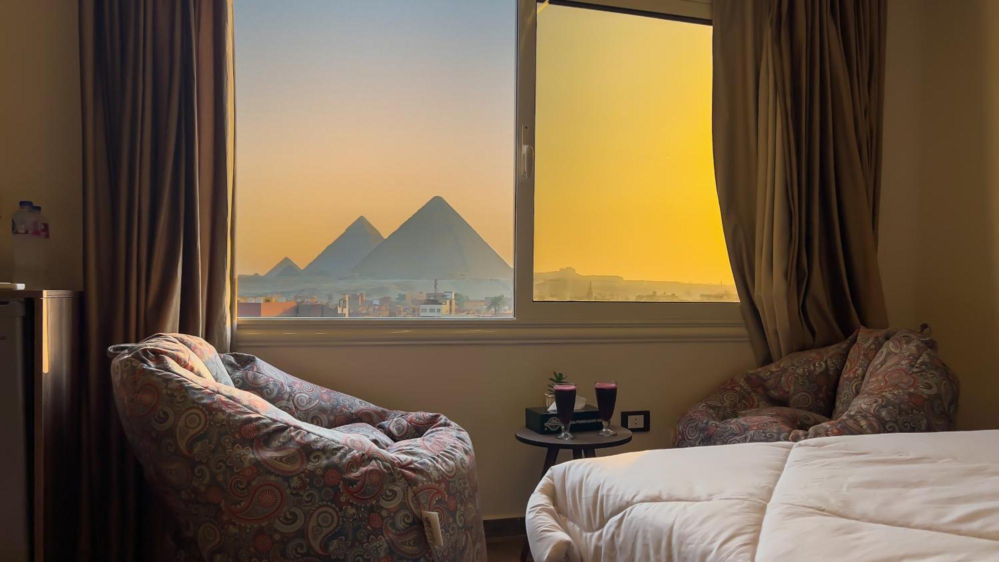 Imperial Pyramids Heights View Bed & Breakfast Nazlet el-Sisi Exterior photo